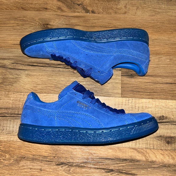 Puma Other - NEW blue suede Puma size 4